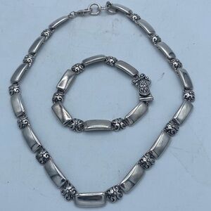 Retired Premier Designs Jewelry silvertone link necklace and bracelet set